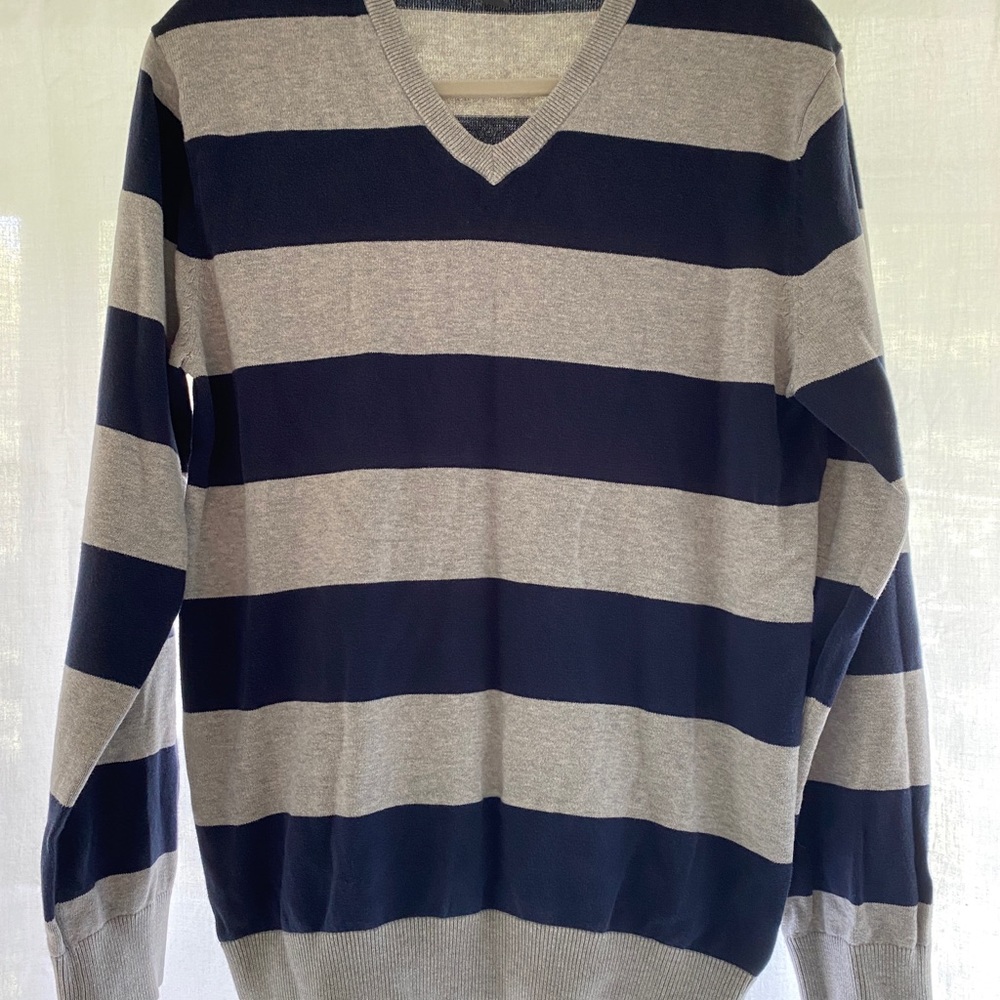 Old Navy Pullover size M
